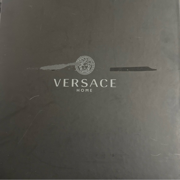 Versace Gold Textured Robe (Large) - Picture 14 of 15